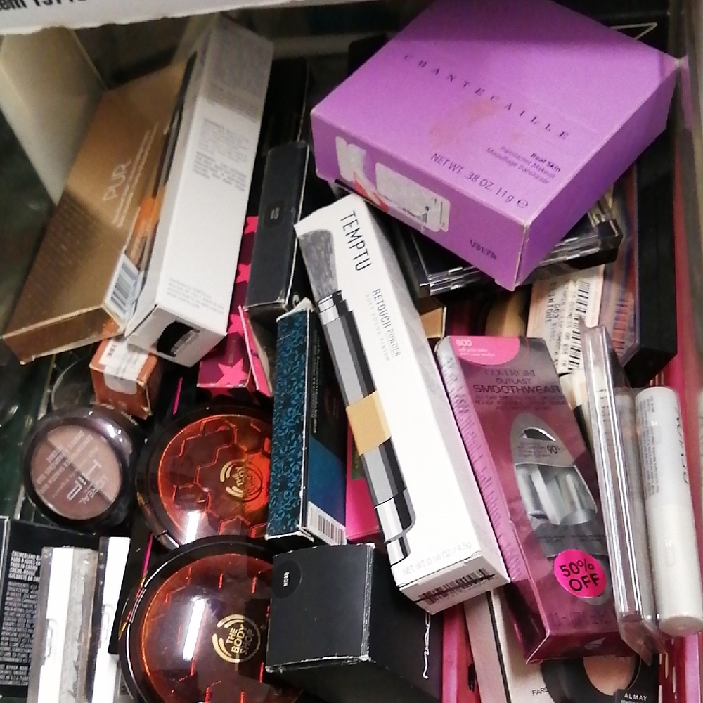 ** LAST ONES ** LOT BUNDLE 30 BEAUTY PRODUCTS/ALL FULL SIZE & BRAND NEW 🩷